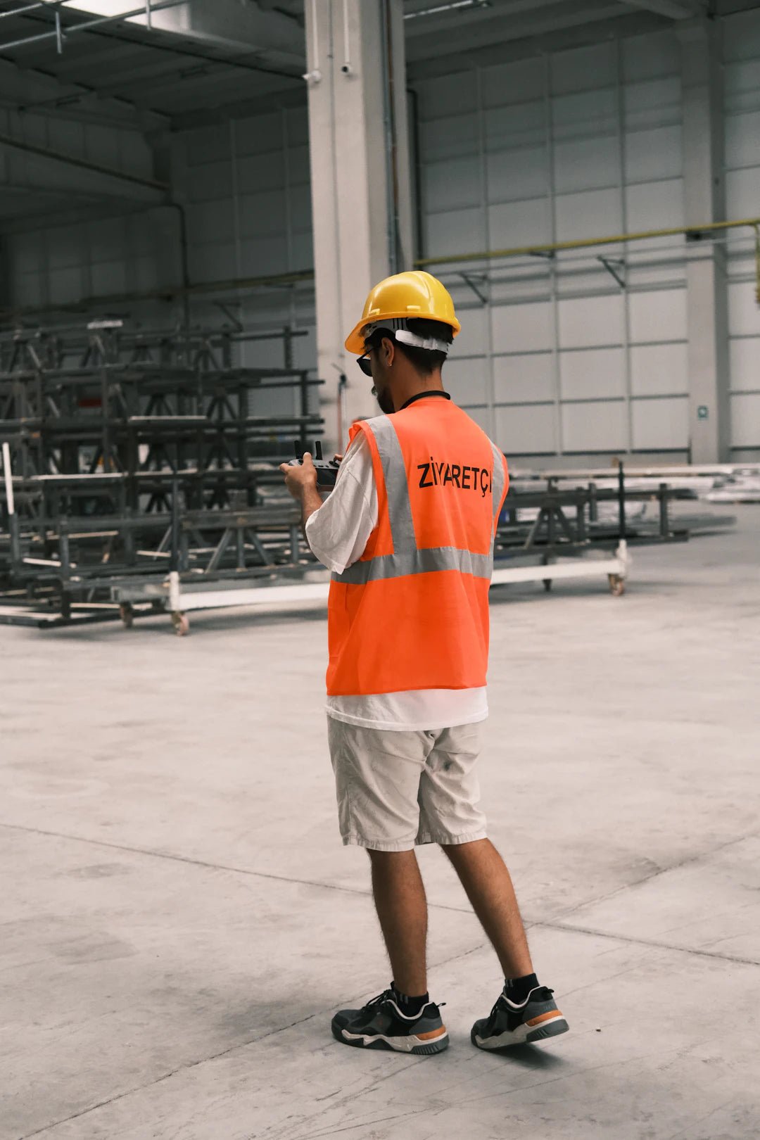 Stylish Non-Metallic Safety Trainers for Trade Professionals - IronStep