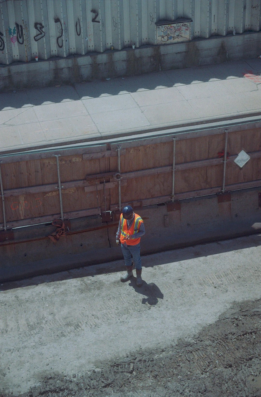 Robust Waterproof Safety Boots for Construction Workers - IronStep