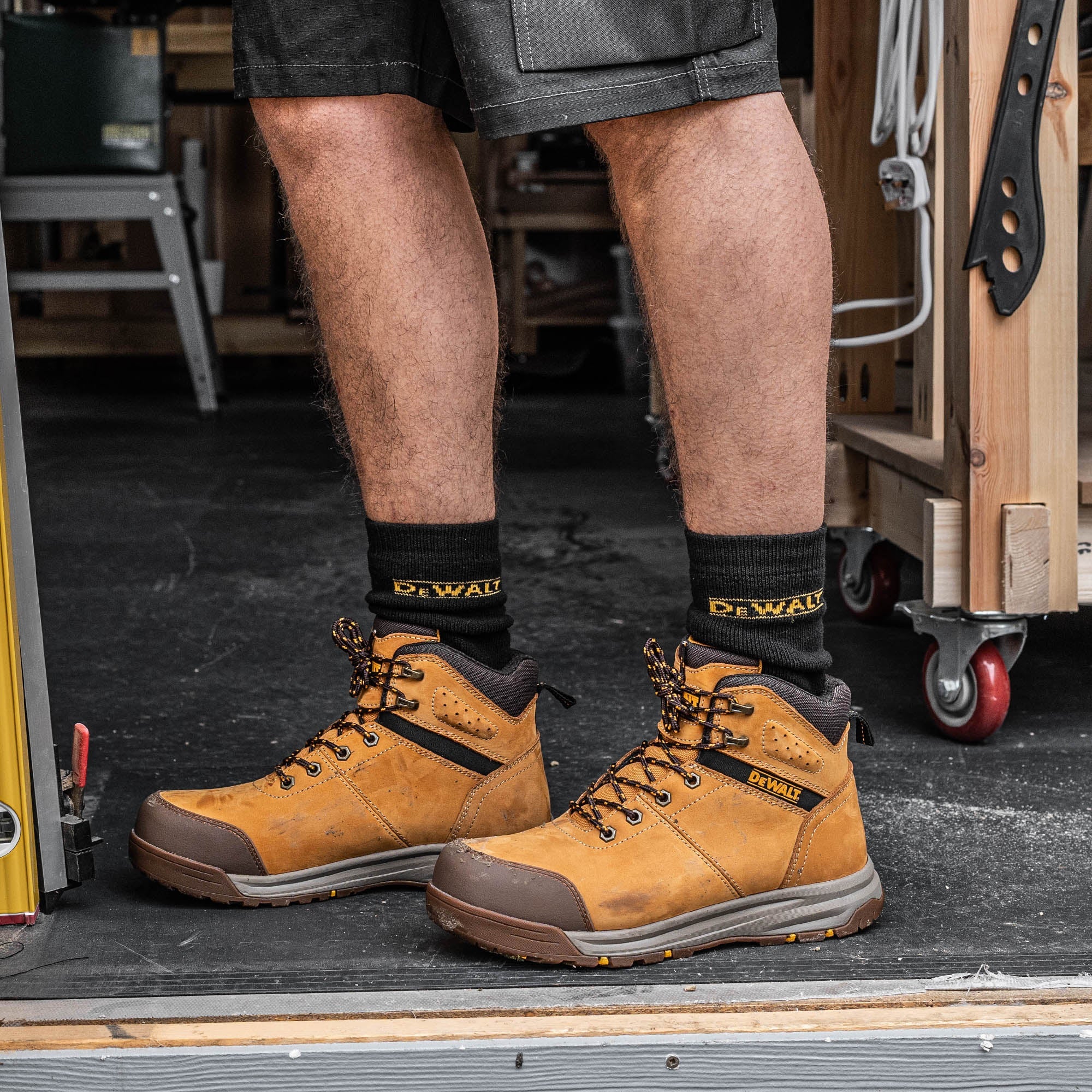 DeWalt Summit Wheat 5" Waterproof Safety Boot | S3S FO HRO SR | CE EN ISO 20345:2022 - Safety Boots