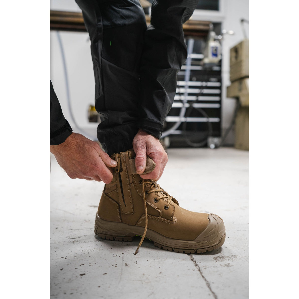 Apache Outback Stone Nubuck Zip Safety Boot | S3S HRO LG FO SC HI CI SR | CE EN ISO 20345:2022 - Safety Boot