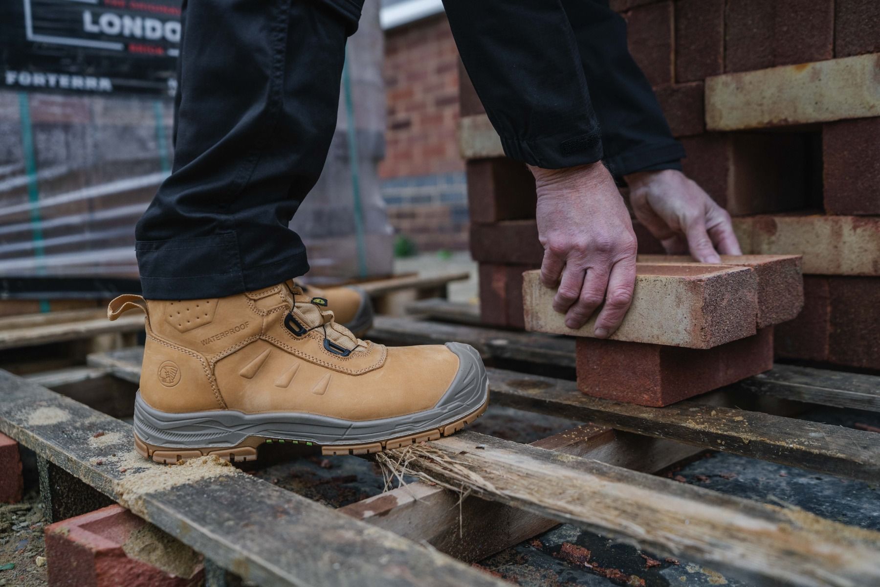 Apache Churchill Wheat Waterproof FITGO Safety Boot ESD S7S - Safety Boot