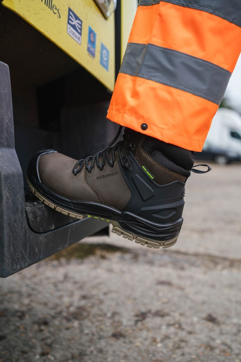 Apache Mission 100% Non-Metallic Safety Boot With Hi, CI & ESD S7S - Safety Boot