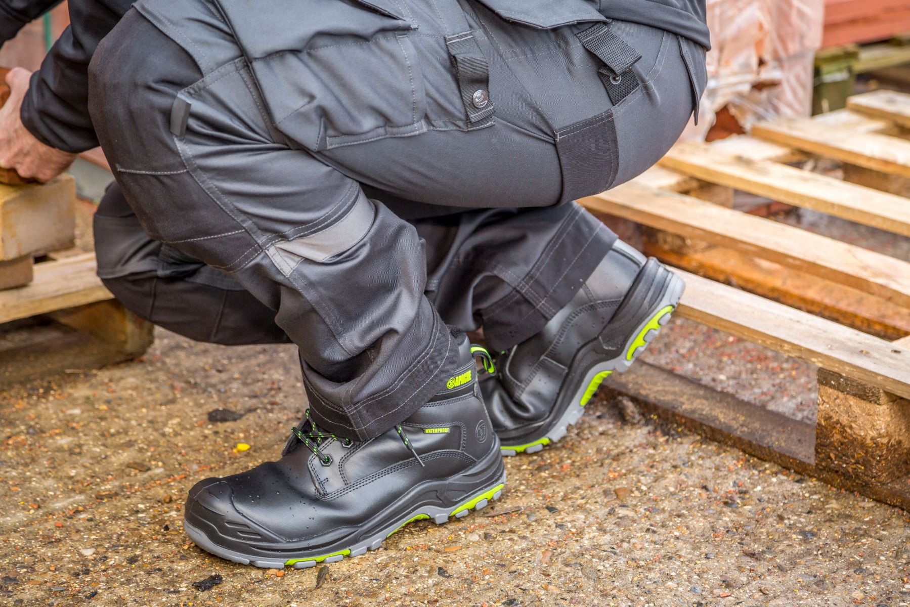 Apache Dakota Black Metal-Free Waterproof Safety Boot S3 - Safety Boot