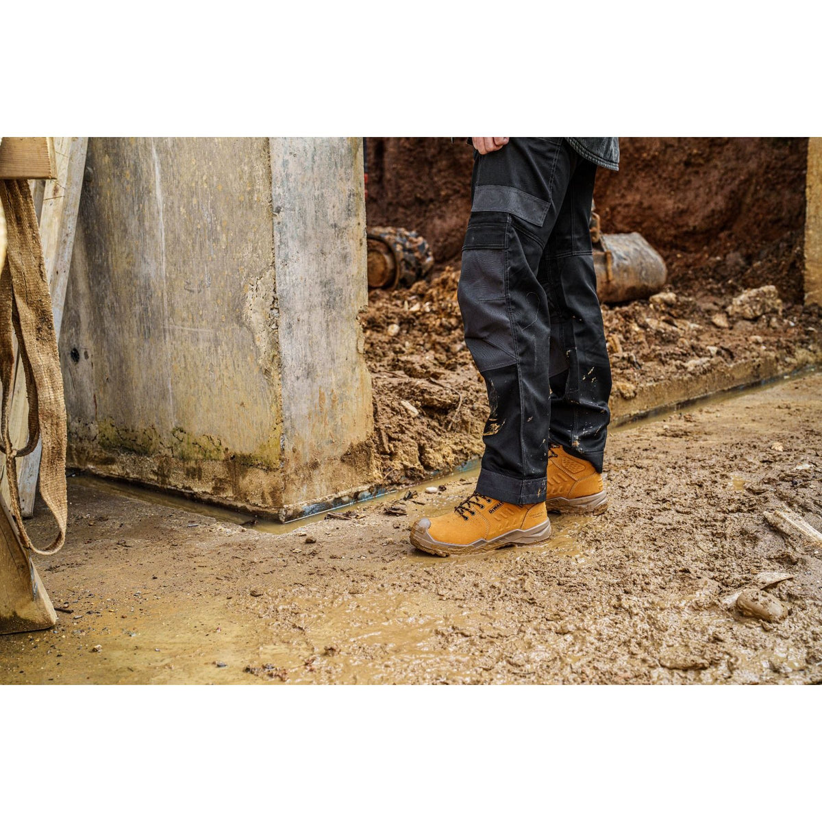 DeWalt Mentor Wheat Nubuck Waterproof Safety Boot S7 - Safety Boot