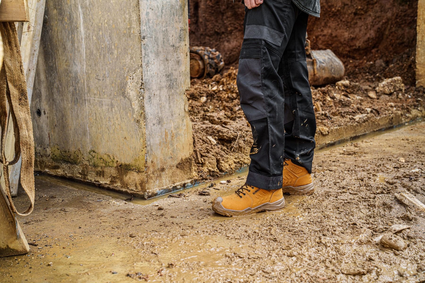 DeWalt Mentor Wheat Nubuck Waterproof Safety Boot S7 - Safety Boot