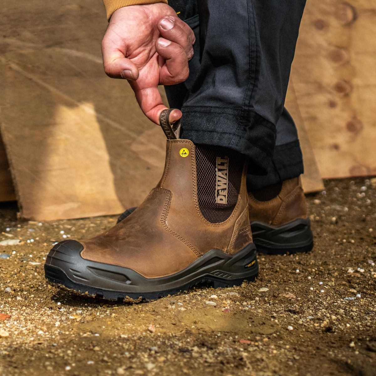 DeWalt Endure Non-Metallic Safety Boot ESD S3S - Safety Boot