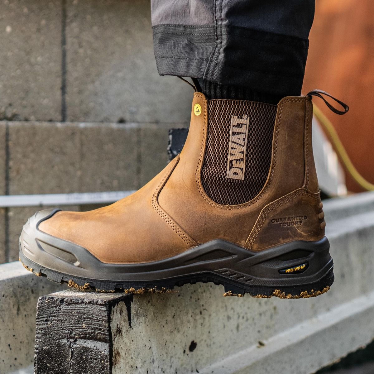 DeWalt Endure Non-Metallic Safety Boot ESD S3S - Safety Boot