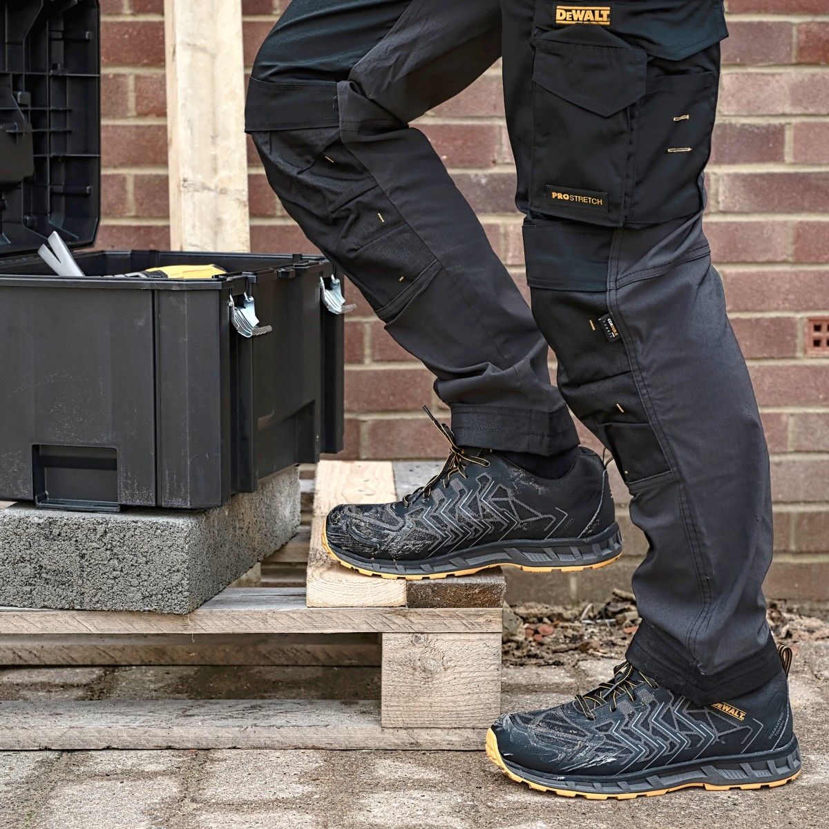 DeWalt Fargo Black/Grey Sports Safety Trainer SB - Safety Trainer