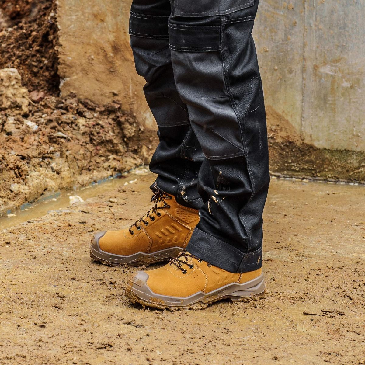 DeWalt Mentor Wheat Nubuck Waterproof Safety Boot S7 - Safety Boot