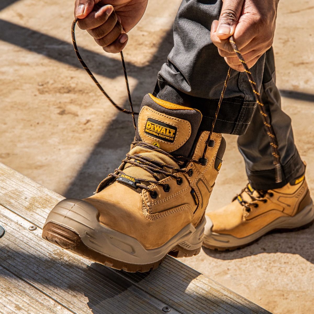 DeWalt Steelforge Wheat Non-Metallic Waterproof Safety Boot S7S - Safety Boot